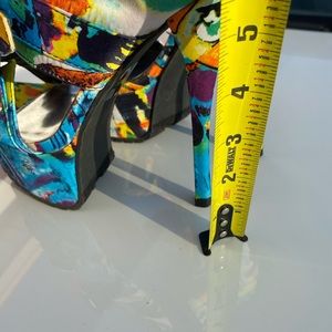 Colorful heels size 8